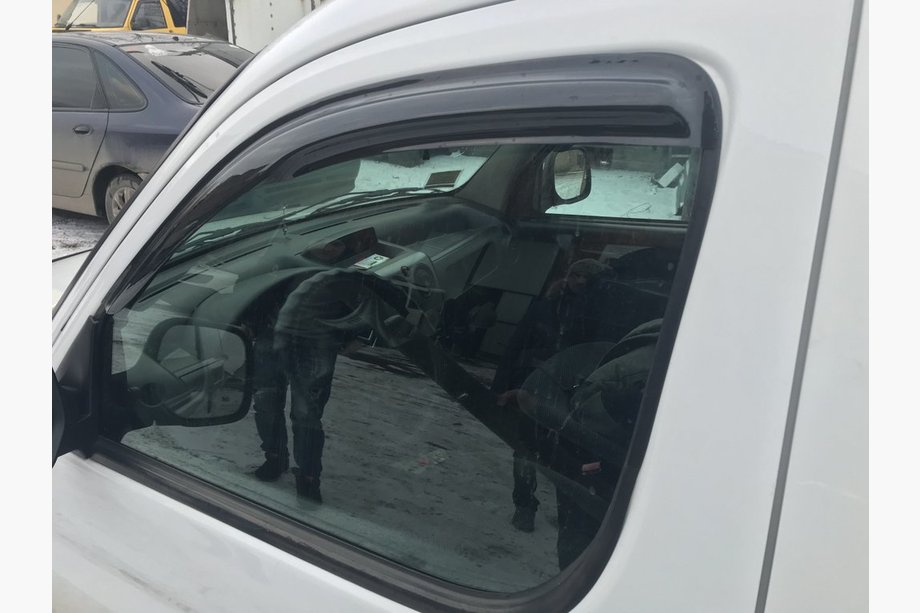 Ford Connect 2002–2006 Raamwindschermen (2 stuks, Aomis) Image