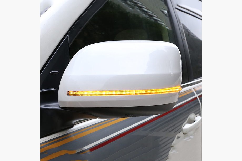 Toyota Land Cruiser 200 2007–2021 Spiegelkappen (met LED-knipperlicht, stijl 2020) Witte kleur Image