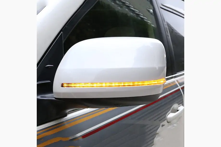 Toyota Land Cruiser 200 2007–2021 Spiegelkappen (met LED-knipperlicht, stijl 2020) Image