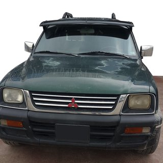 Voorruitvizier (zwart hoogglans, 5 mm) Mitsubishi L200 1996–2006 foto 1