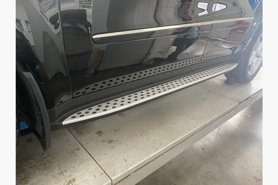 Mercedes GL-klasse X164 2006–2012 Side steps origineel design Foto 1