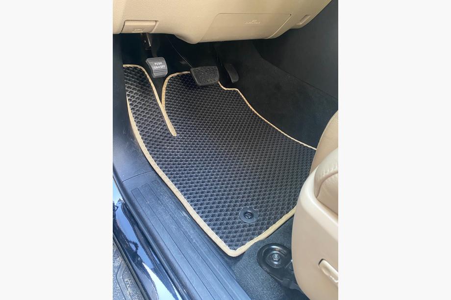 Toyota Sequoia 2007–2022 Polyurethaan automatten, 3 rijen (EVA, zwart) Image