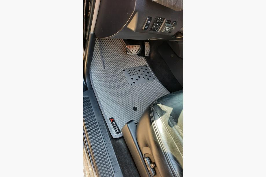 Mitsubishi Pajero Wagon IV 2006–2021 EVA automatten (grijs) Image