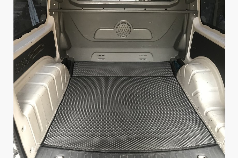 Volkswagen Caddy 2010–2015 Kofferbakmat V1 MAXI (EVA, zwart) Image