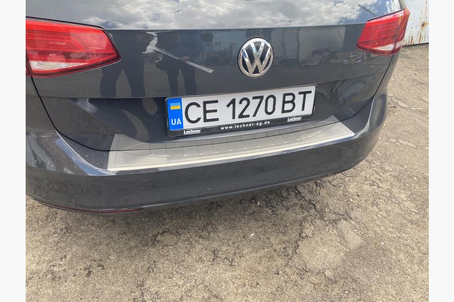 Volkswagen Passat B8 2015–2023 OmsaLine RVS achterbumperbeschermer SW (stationwagen) Image