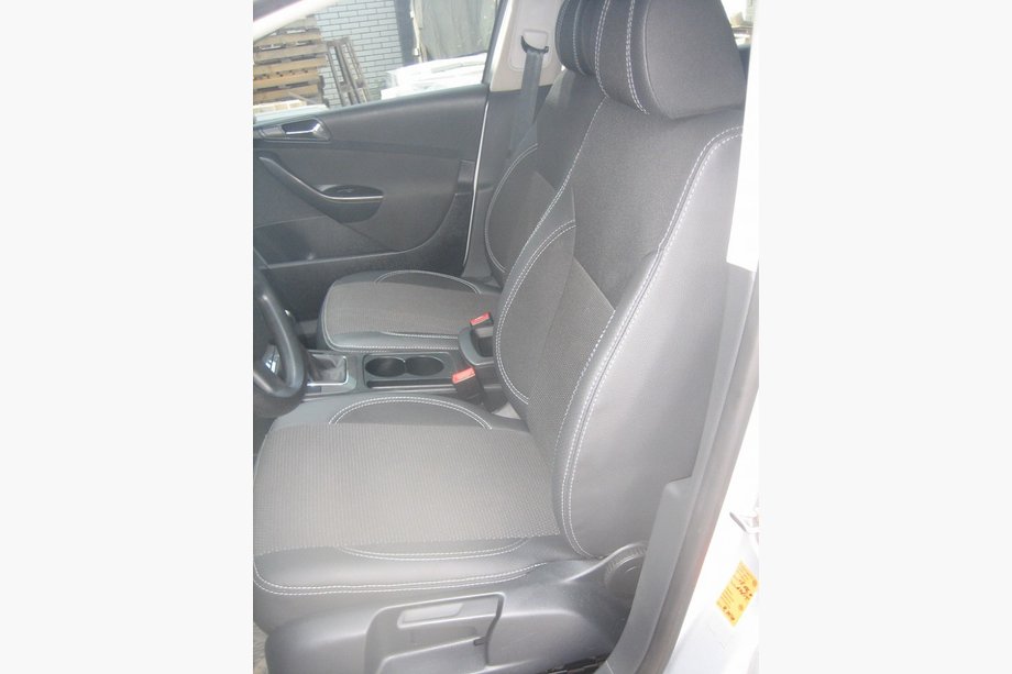 Volkswagen Passat B6 2006–2012 Autostoelhoezen (kunstleer↗stof, Premium) Image