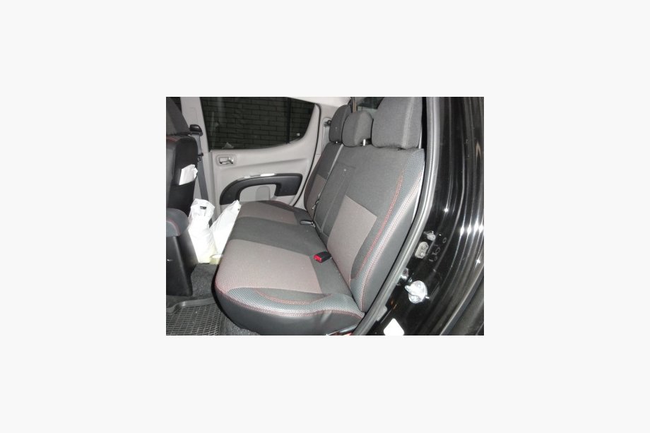 Mitsubishi L200 2006–2015 Autostoelhoezen SoyuzAuto Premium van kunstleer Image