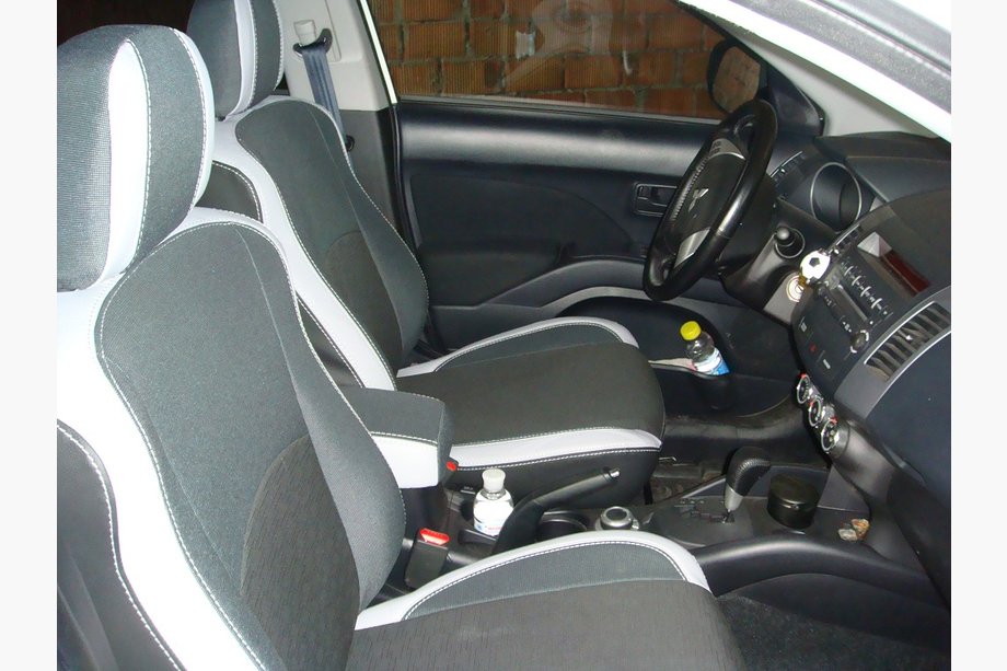 Mitsubishi Outlander 2006–2012 Autostoelhoezen SoyuzAuto Premium van kunstleer Image