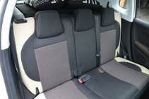 Opel Crossland X 2017–2024 Premium autostoelhoezen foto 2