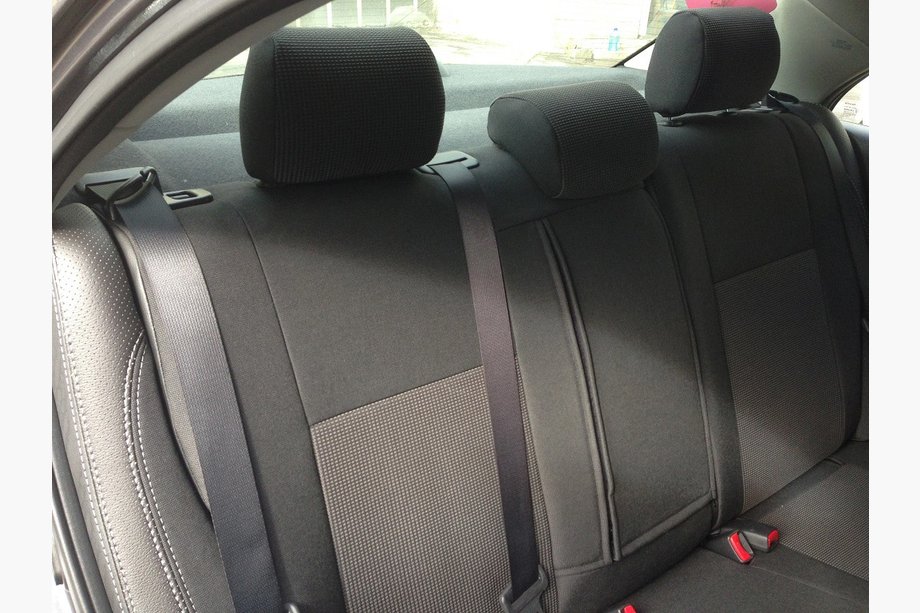 Toyota Avensis 2003–2009 Autostoelhoezen SoyuzAuto Premium van kunstleer Foto 7