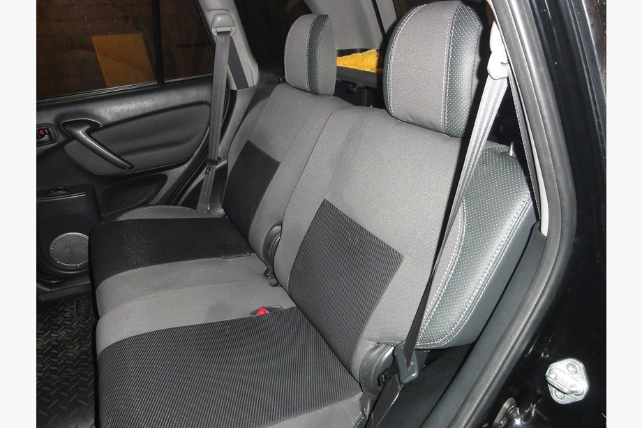 Toyota Rav 4 2001–2005 Autostoelhoezen SoyuzAuto Premium van kunstleer Foto 3