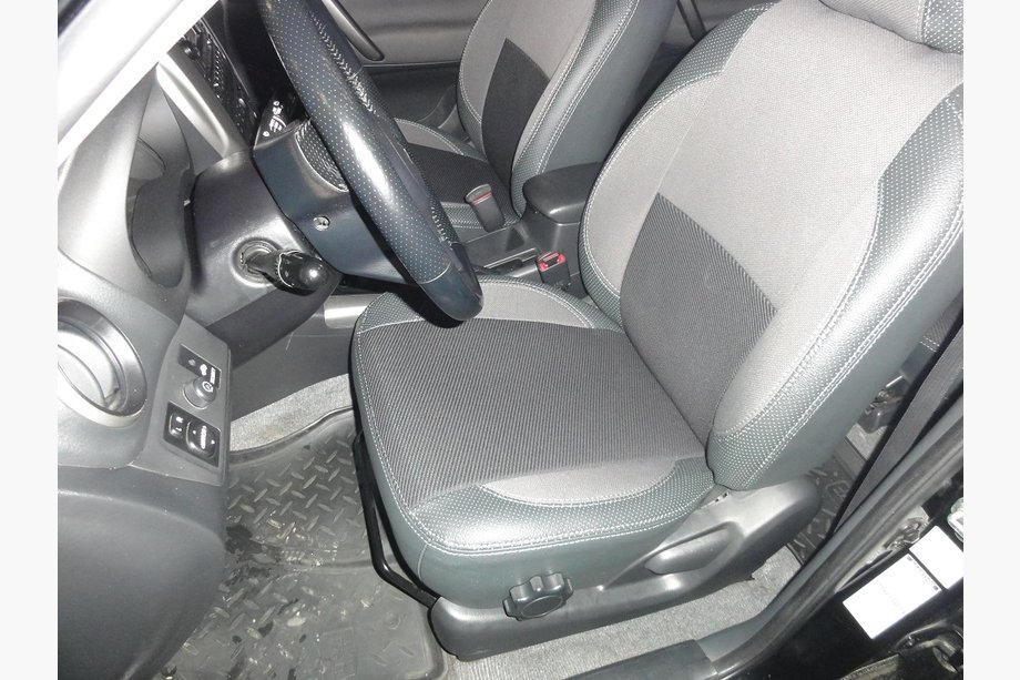 Toyota Rav 4 2001–2005 Autostoelhoezen SoyuzAuto Premium van kunstleer Foto 4
