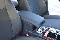 Toyota Camry 2011–2017 Autostoelhoezen (kunstleer↗stof, Premium) foto 3