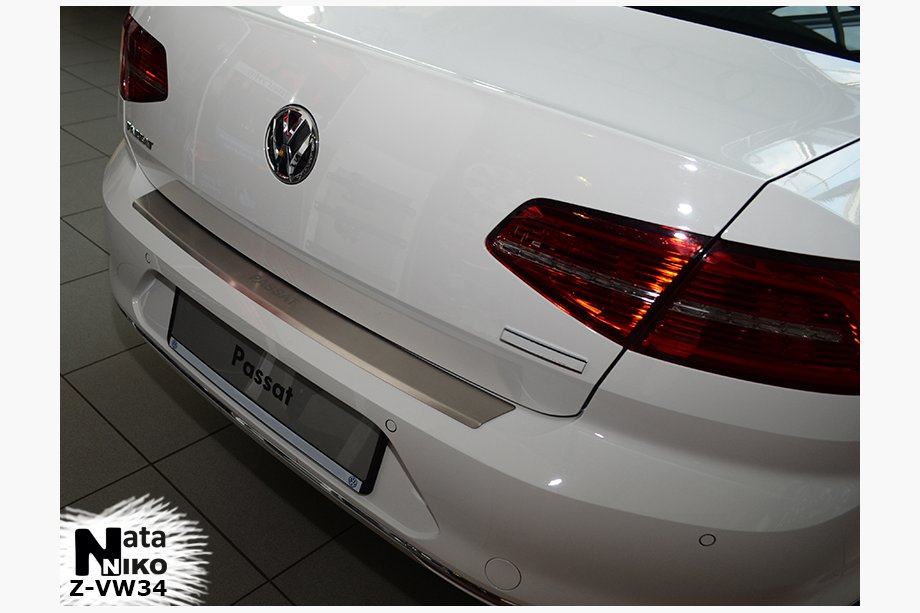 Volkswagen Passat B8 2015–2023 RVS achterbumperbeschermer met omgezette rand Nataniko Image