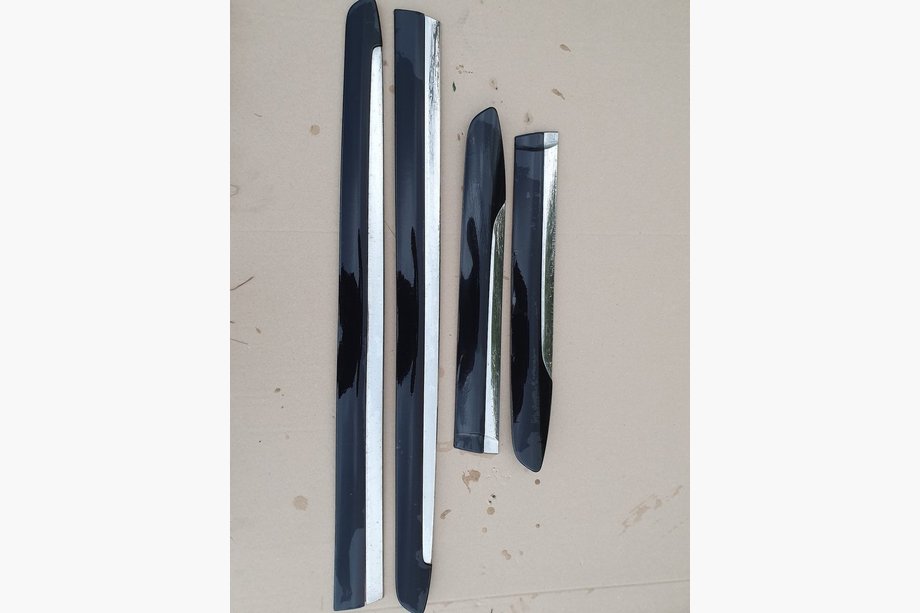 Lexus LX570/450d 2008–2022 Gebruikte sierlijsten (4 stuks, 2008-2012) Image