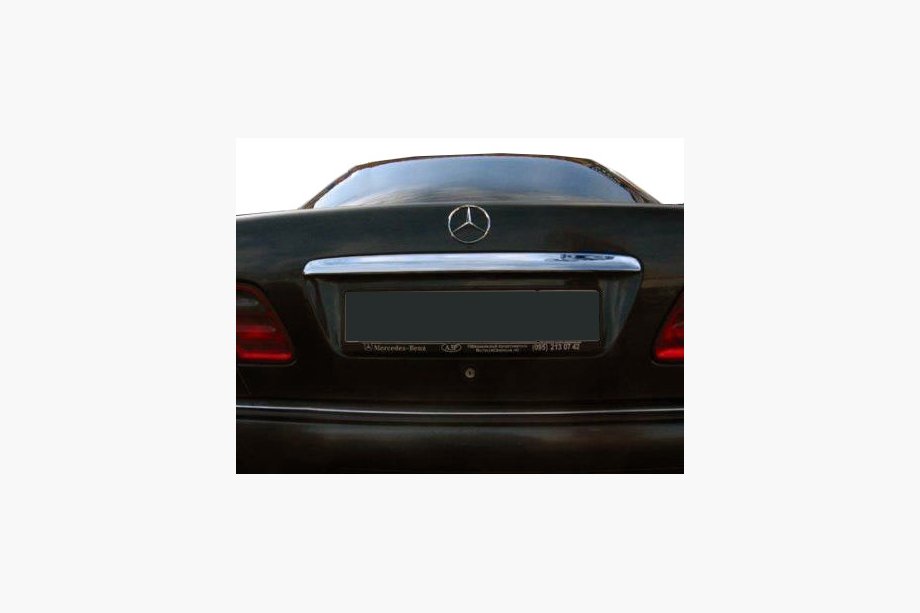 Mercedes C-Klasse W203 2000–2007 Sierlijst boven kentekenplaat (kunststof) Image