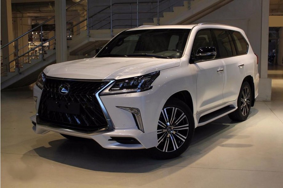 Lexus LX570/450d 2008–2022 Zijskirts (Lexus 2016+ design) Zwarte kleur Foto 2