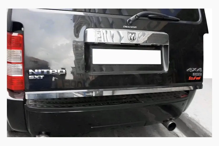 Dodge Nitro 2006–2011 RVS kofferbakrand Foto 1