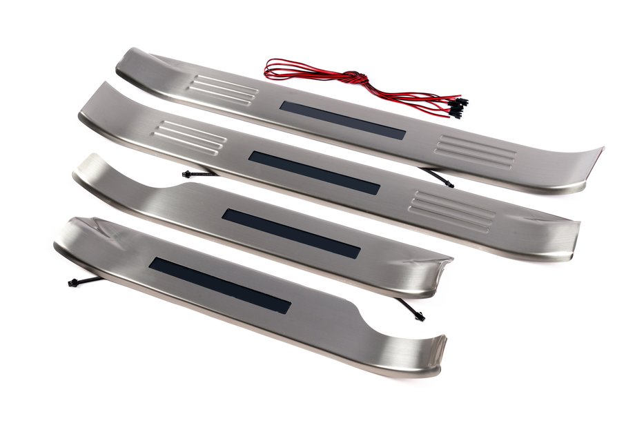 Toyota Land Cruiser 200 2007–2021 Binnenste instaplijsten met verlichting (4 stuks) Image
