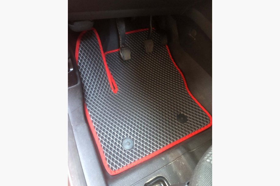 Ford Connect 2014–2021 EVA automatten (handgeschakeld, zwart) Image