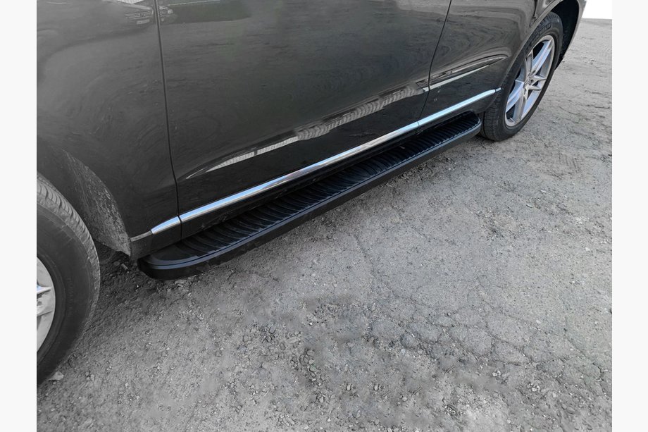 Audi Q5 2008–2017 Side steps Tayga Black (2 stuks, aluminium) Image