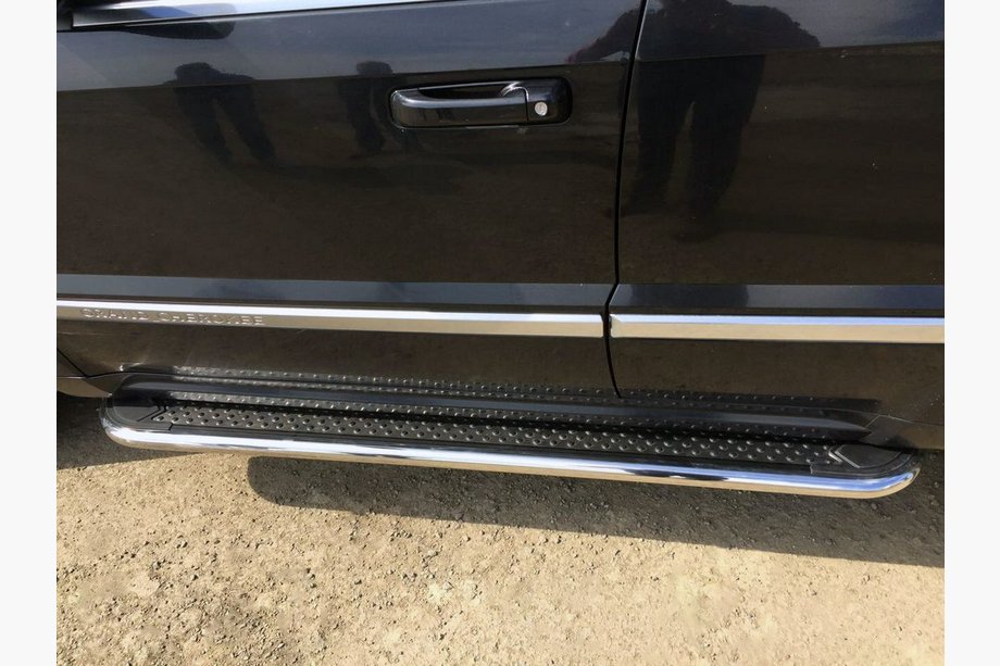Toyota Highlander 2013–2019 Maydos V2 side steps (2 st., RVS) Image