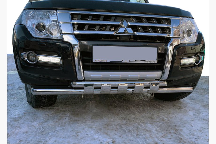 Mitsubishi Pajero Wagon IV 2006–2021 RVS voorbumperbescherming ST015 Image