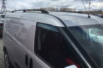 Fiat Doblo II 2010–2022 zwarte dakrails Maxi, kunststof voeten foto 1
