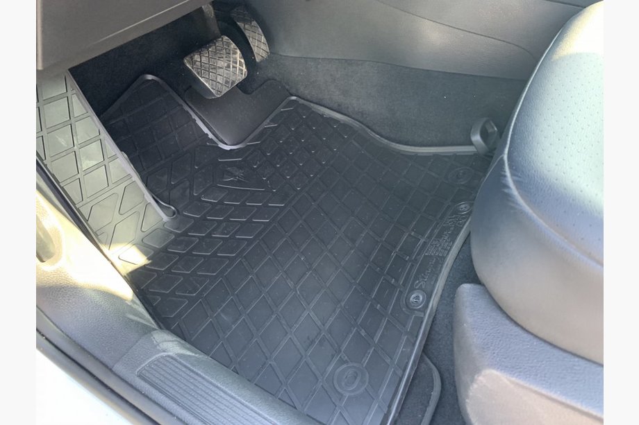 Volkswagen Golf 7/E-Golf 2012–2020 Rubberen automatten (4-delig, Stingray Premium) Image
