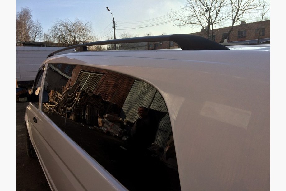 Mercedes Viano 2004–2014 Zwarte dakrails ELITE (kunststof voet) Middellange wielbasis (Long) Foto 9
