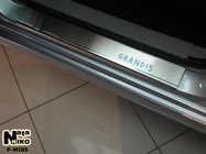 Mitsubishi Grandis 2003–2011 Nataniko RVS instaplijsten (2 stuks) Premium - 3M tape, 0,8 mm foto 1