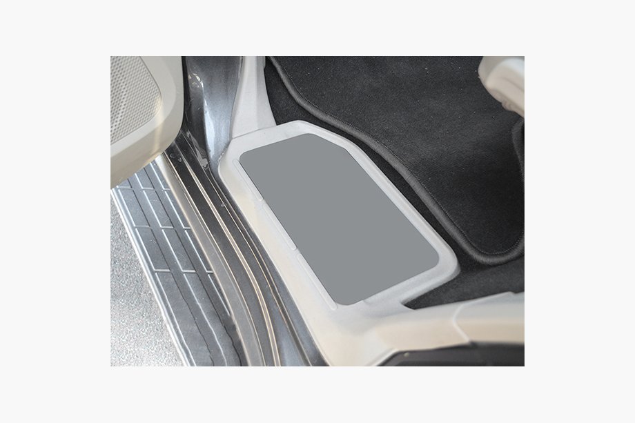 Mitsubishi Pajero Wagon III 1999–2006 RVS dorpellijsten Nataniko Premium (set 2 stuks) Image