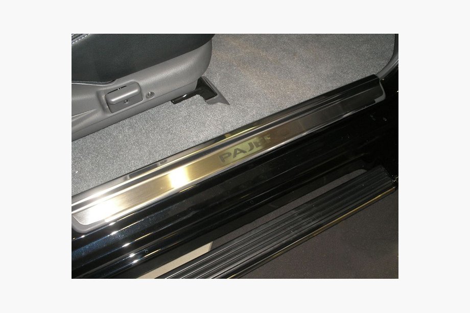Mitsubishi Pajero Sport 1996–2007 Nataniko dorpellijsten (RVS) Premium - 3M tape, 0,8 mm Image