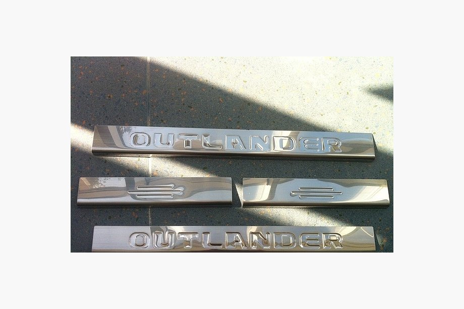 Mitsubishi Outlander 2012–2021 Carmos instaplijsten (4 stuks, RVS) Image