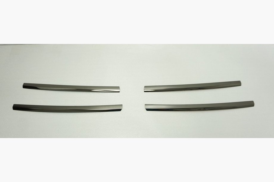 Volkswagen T6 2015–2024 Grille sierlijsten Zwart Chroom 2015-2019 (4 stuks, RVS) Foto 2
