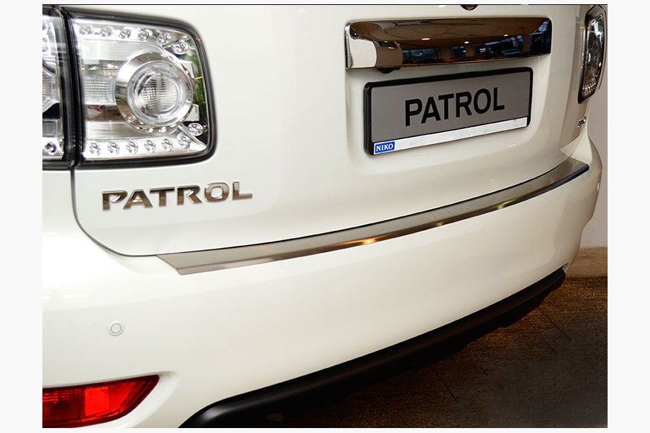 Nissan Patrol Y62 2010–2024 RVS achterbumperbeschermer met omgezette rand Nataniko Foto 1