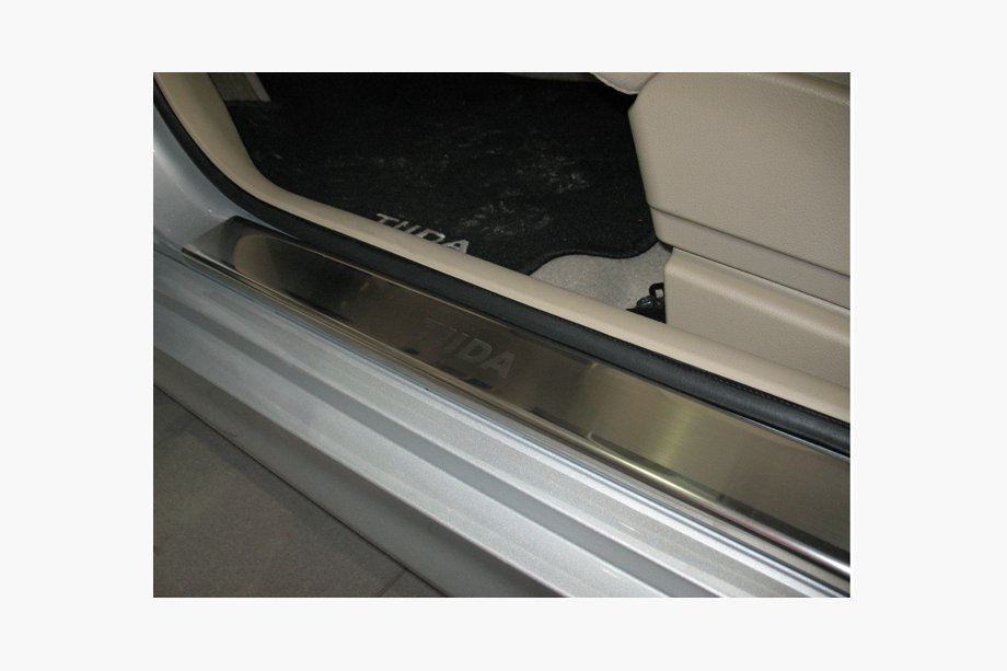Nissan Tiida 2004–2011 Nataniko RVS dorpellijsten (set van 4) Premium - 3M tape, 0,8 mm Image
