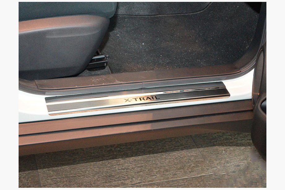 Nissan X-trail T32/Rogue 2014–2021 Nataniko RVS dorpellijsten (set van 4) Premium - 3M tape, 0,8 mm Image