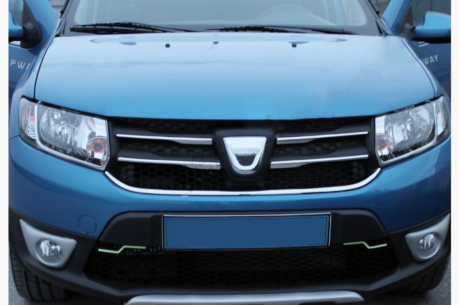 Dacia Sandero 2013–2020 Grille sierlijsten variant 1 (set 4 st., RVS) Image