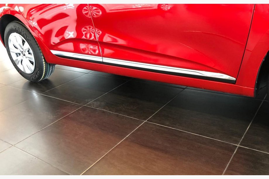 Renault Clio V 2019– RVS dekkappen voor de deurstrip Carmos - Turks staal Image