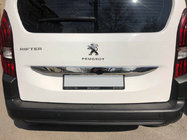 Peugeot Partner/Rifter 2019– RVS sierstrip boven kentekenplaat foto 1