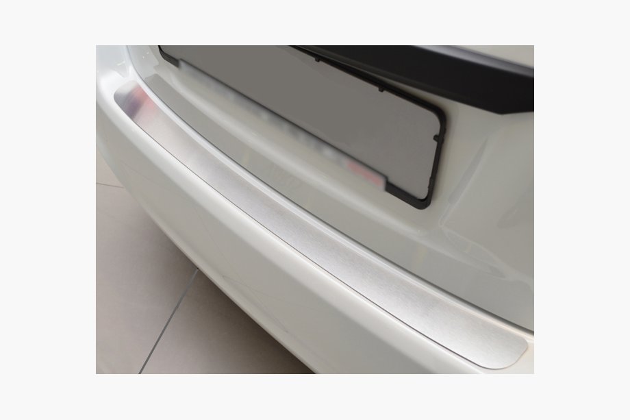 Toyota Yaris 2010–2020 RVS achterbumper beschermlijst Natanika Image