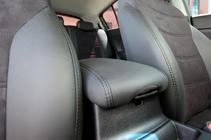 Kia Sportage 2015–2021 Autostoelhoezen eco-leer+stof+Alcantara Antara A001 (complete set, volledig interieur) foto 16