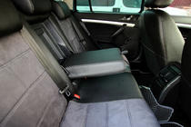 Skoda Octavia II A5 2006–2010 Autostoelhoezen eco-leer+stof+Alcantara Antara A001 (complete set, volledig interieur) foto 4