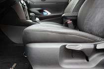 Toyota Yaris/Yaris Cross (XP210) 2020– Autostoelhoezen eco-leer+stof+Alcantara Antara A001 (complete set, volledig interieur) foto 15