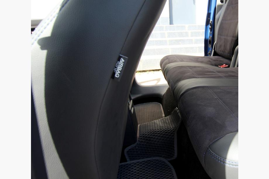 Volkswagen Caddy 2010–2015 Autostoelhoezen kunstleer + stof + alcantara Antara A001b (complete set voor het hele interieur) Foto 2
