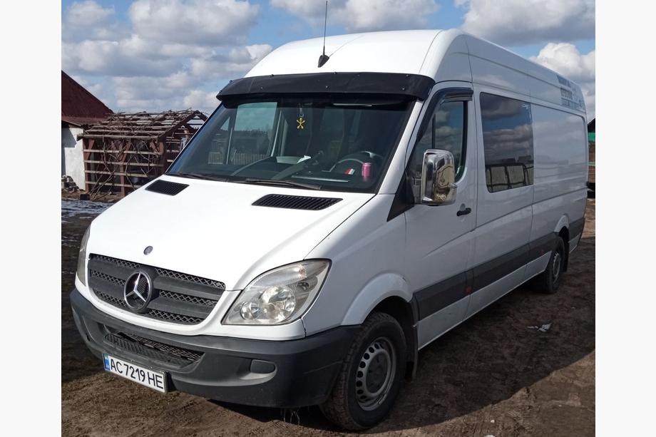 Mercedes Sprinter W906 2006–2018 Voorruit zonneklep op frame V2 (zwart hoogglans, 5 mm) Foto 1