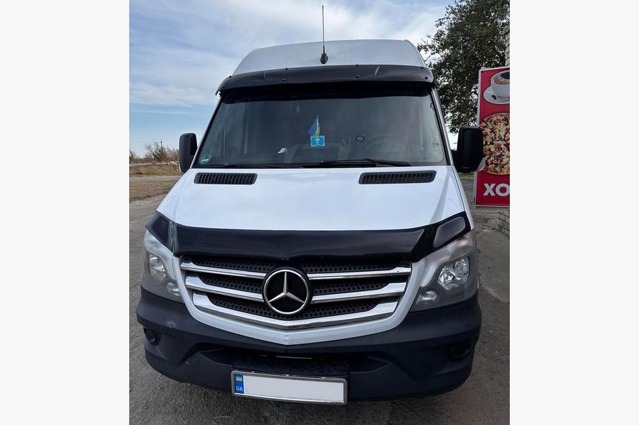 Mercedes Sprinter W906 2006–2018 Voorruit zonneklep op frame V2 (zwart hoogglans, 5 mm) Foto 12