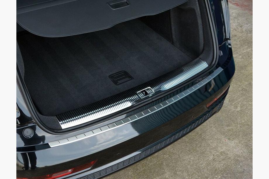 Audi Q3 2011–2019 OmsaLine RVS achterbumperbeschermer Image