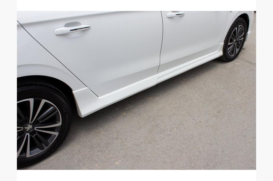 Peugeot 301 2012– Sideskirts 2017+ (spuitklaar) Image